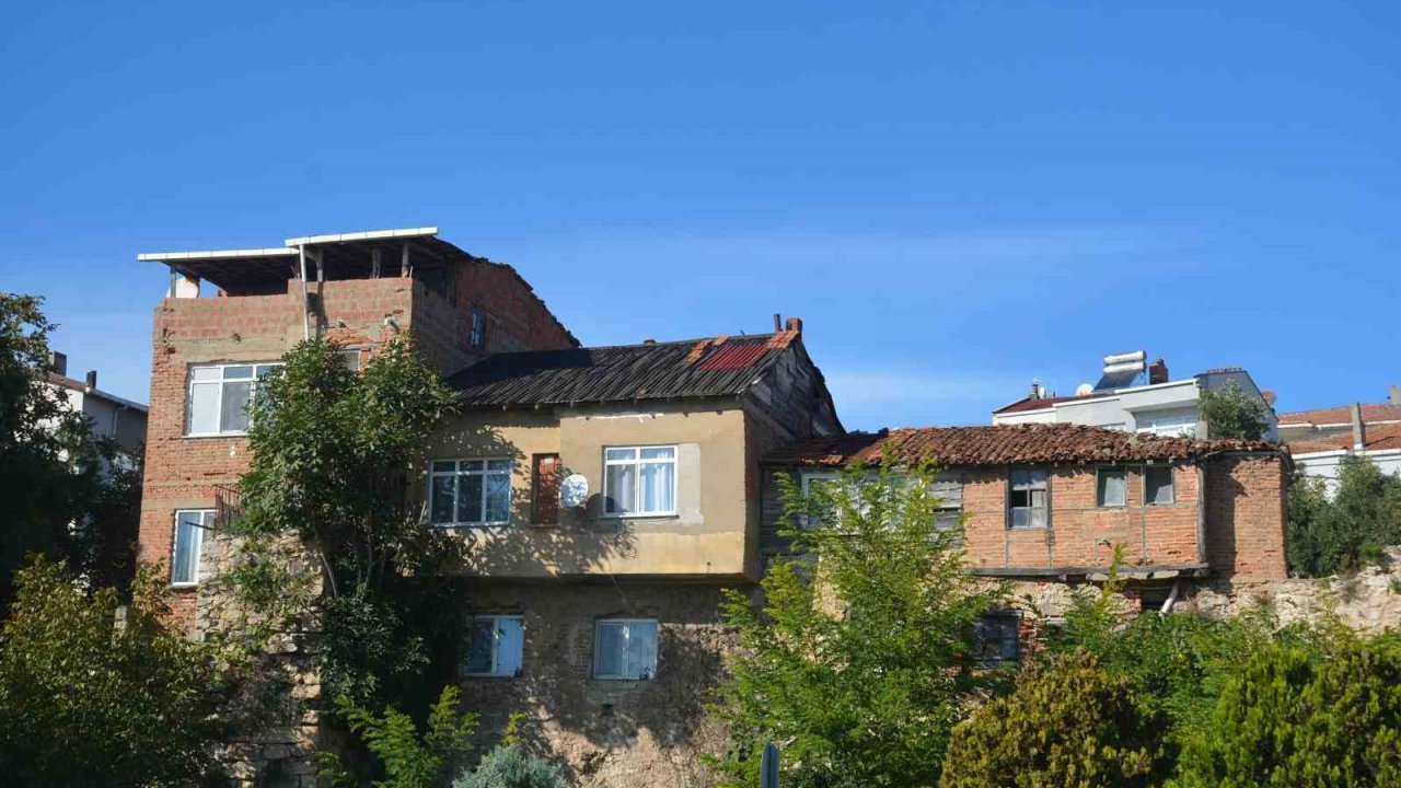 Sinop Kalesi, kalekondulardan kurtuluyor