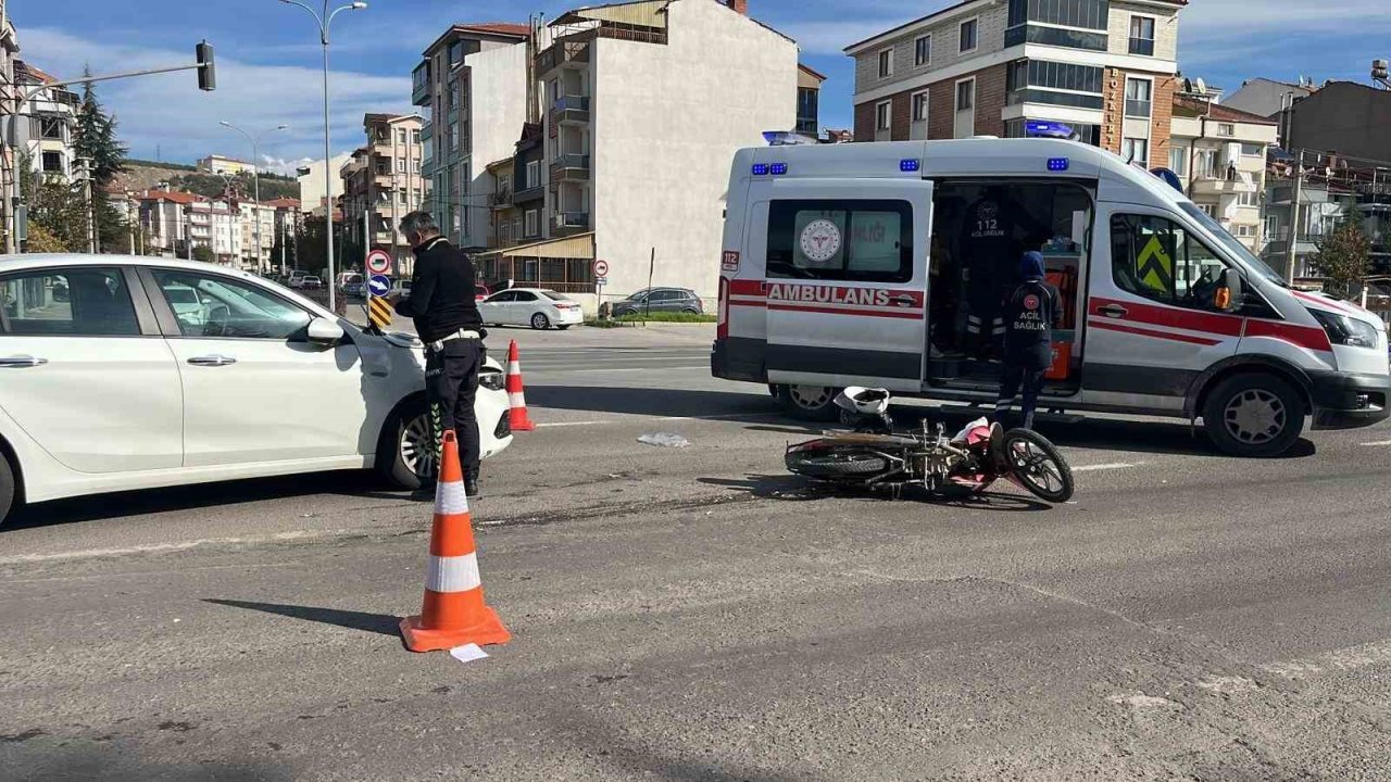 Tavşanlı’da otomobil ile motosiklet çarpıştı: 2 yaralı