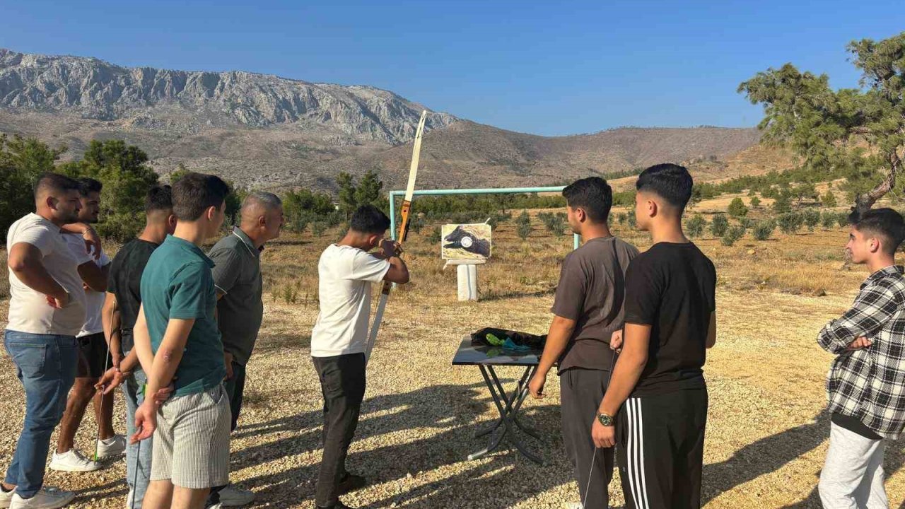 Silifke’de mahalle muhtarlığından gençlere sosyal etkinlik