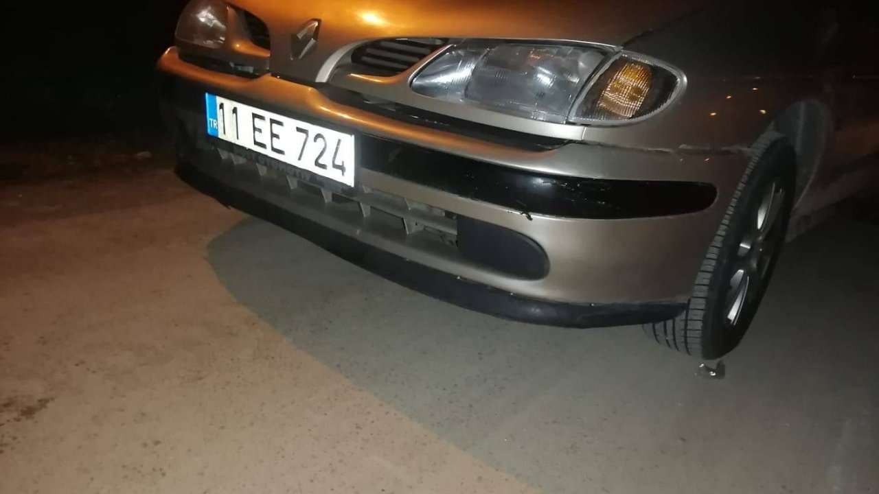 Alkol alıp yol kenarında yattı, üzerinden otomobil geçince ağır yaralandı