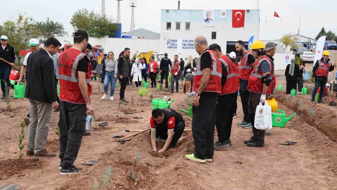 Osmaniye’de 11 Kasım Milli Ağaçlandırma Günü’nde fidanlar toprakla buluştu