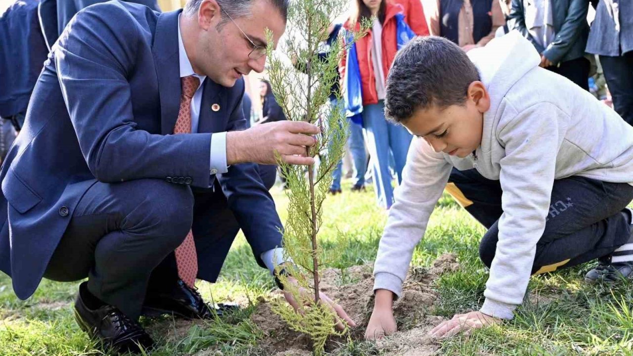 Kulu ve Karapınar’da fidanlar toprakla buluştu
