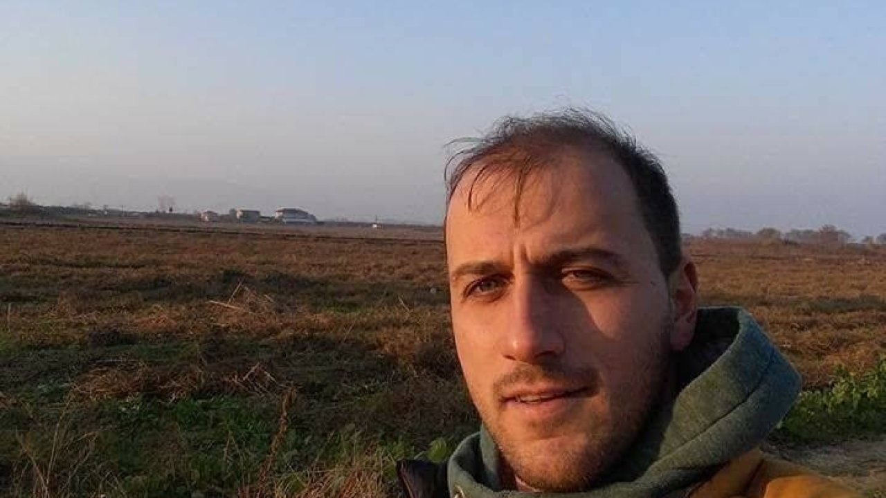 3 çocuk babası adam halı sahada kalbine yenildi