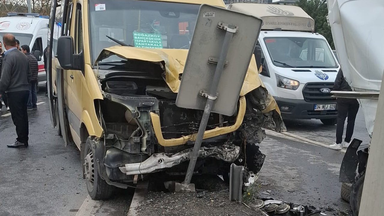 Başakşehir’de zincirleme kaza: 12 yaralı