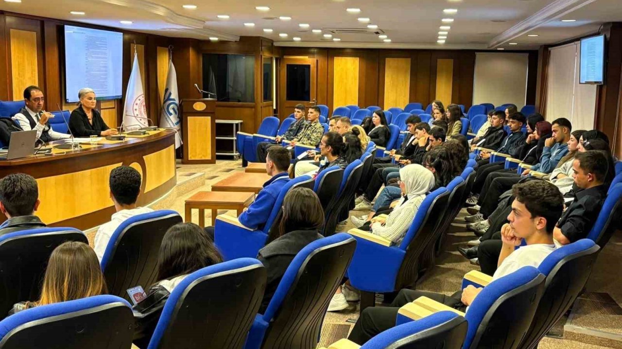 Öğrenciler, güncel denizcilik uygulamalarını öğrendiler