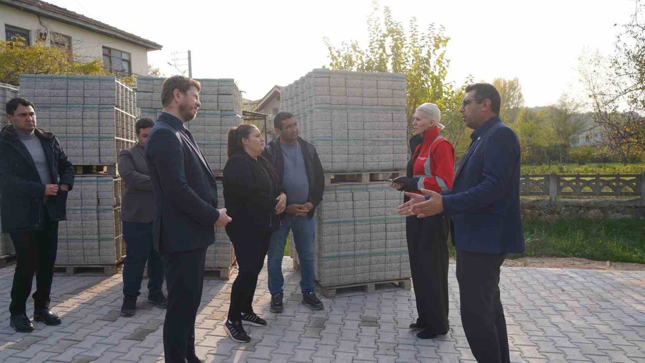 Pelitözü Mahallesi çamur ve tozdan kurtuluyor