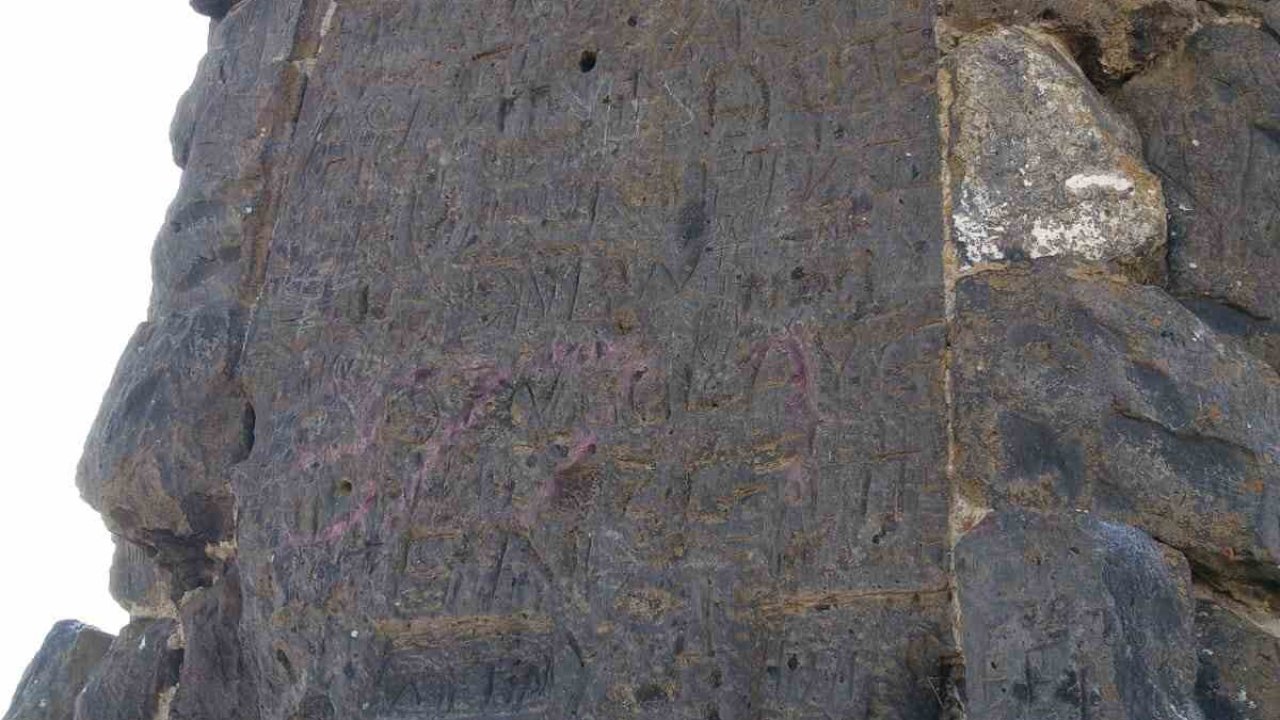 Kars’ta gizemli tepe: Sırlarla dolu yapı merak uyandırıyor