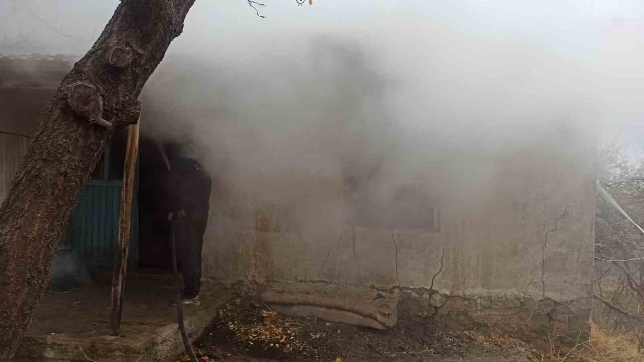 Ev yangını korkuttu
