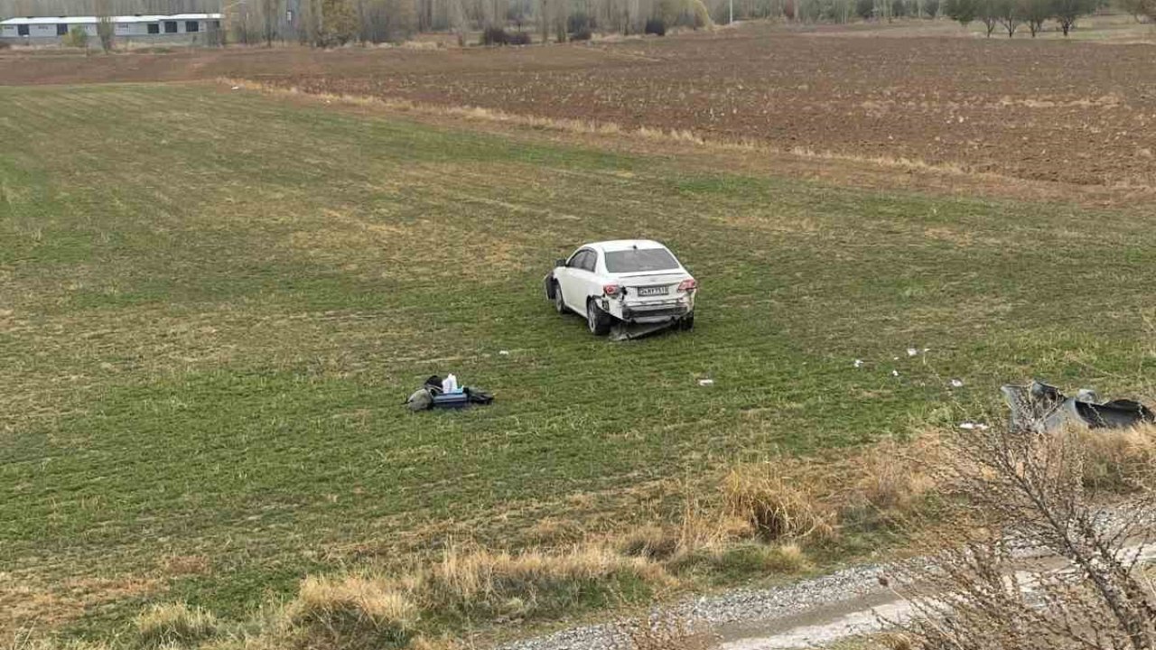 Şarampole giren otomobil sürücüsü yaralandı