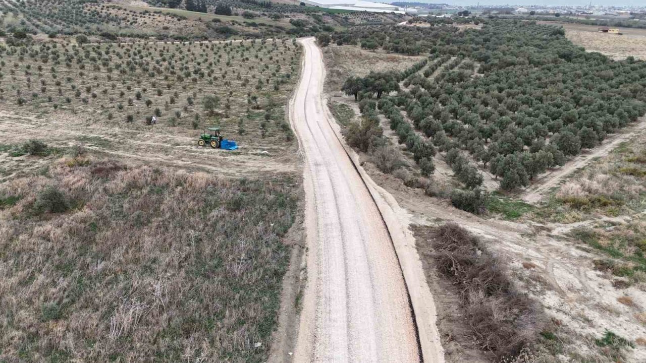 Hatay Büyükşehir Belediyesi, Arsuz’da 6 kilometrelik yolu yeniledi