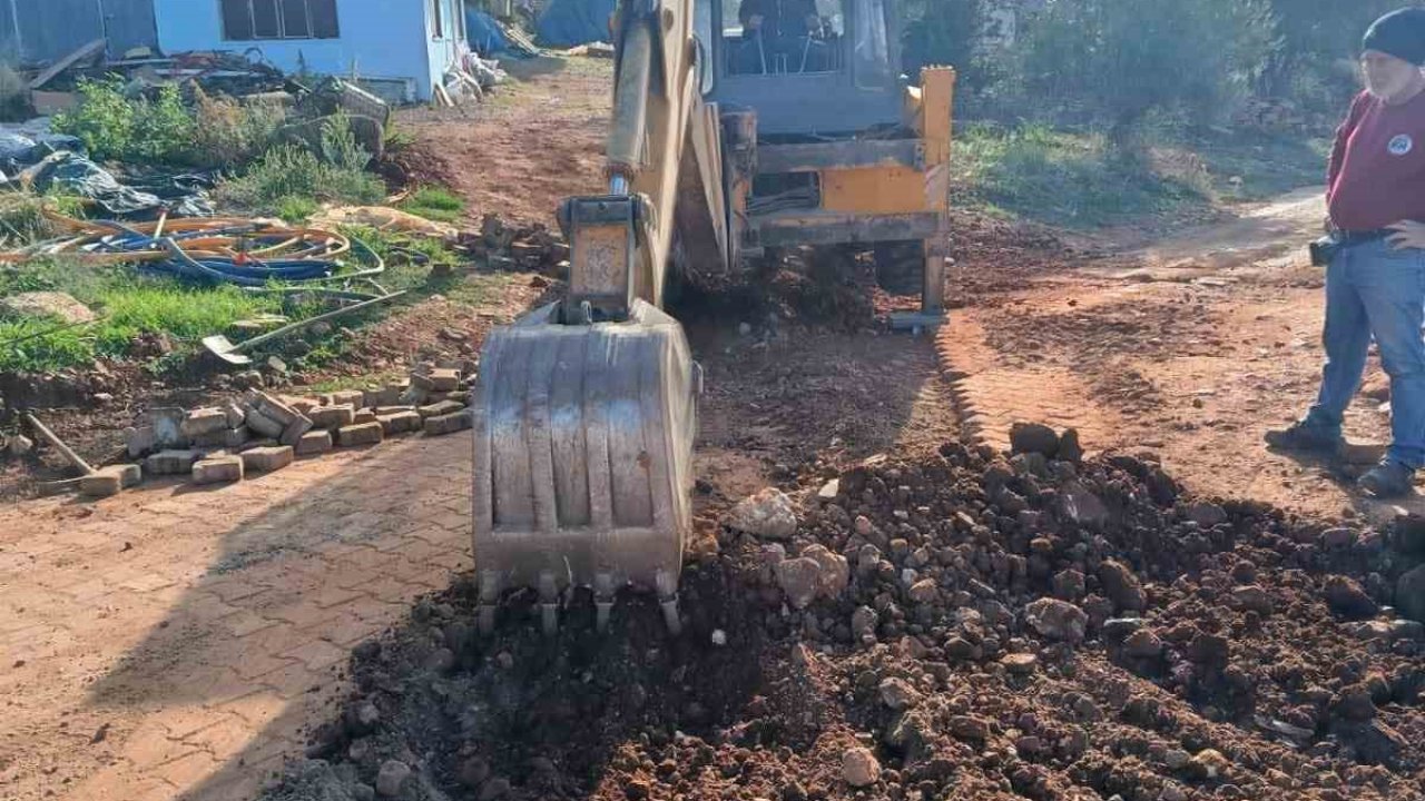 Karacasu’da belediyenin çalışmaları sürüyor