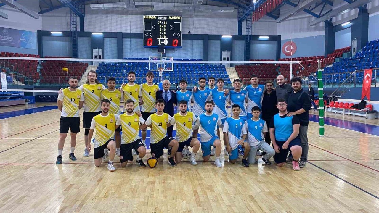 Yurtlig erkek voleybol turnuvası heyecanı devam ediyor