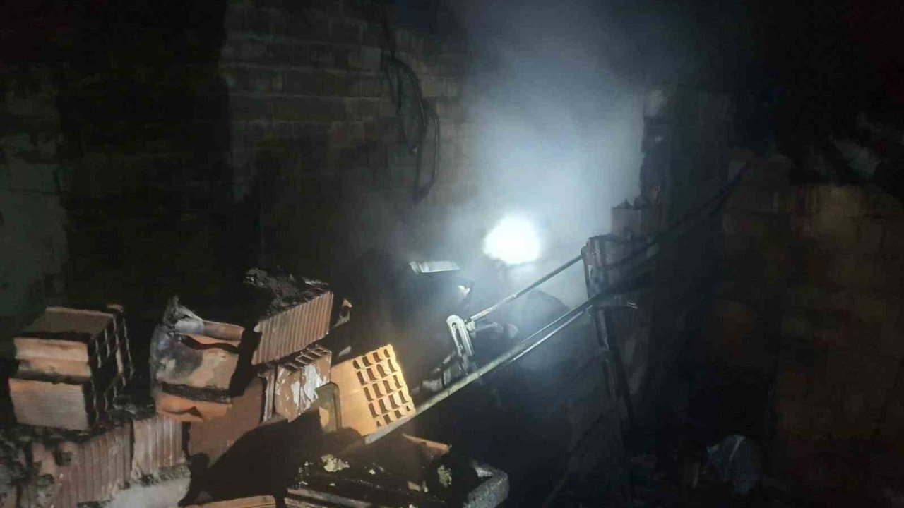 Söğüt’te ev yangını