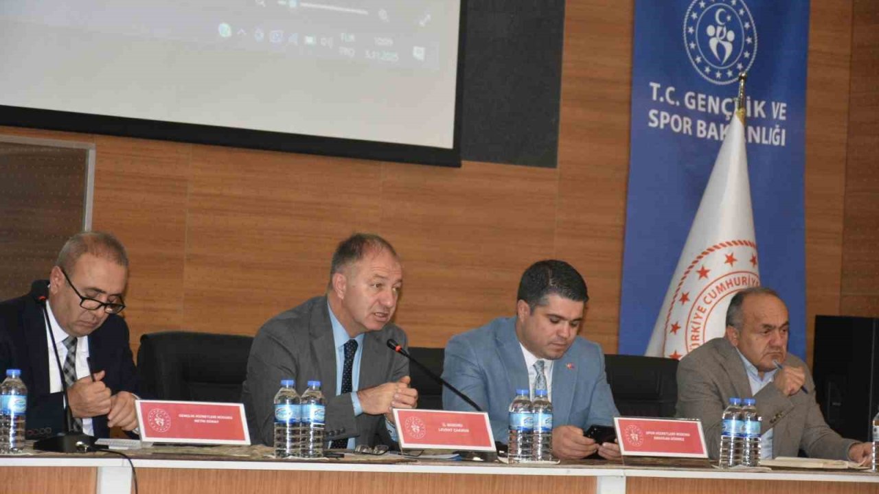 Çakmur: Başarılarımızı takım ruhu ile elde ediyoruz