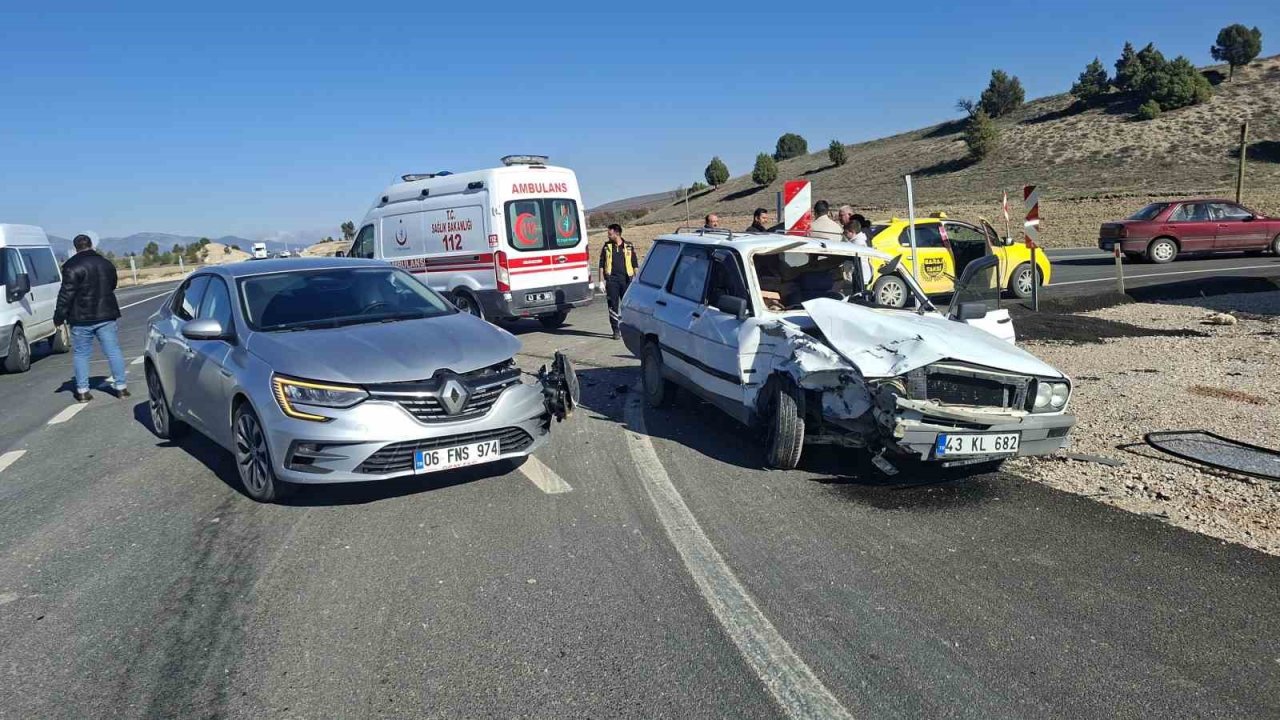 Hisarcık’ta iki otomobil çarpıştı, 1 yaralı