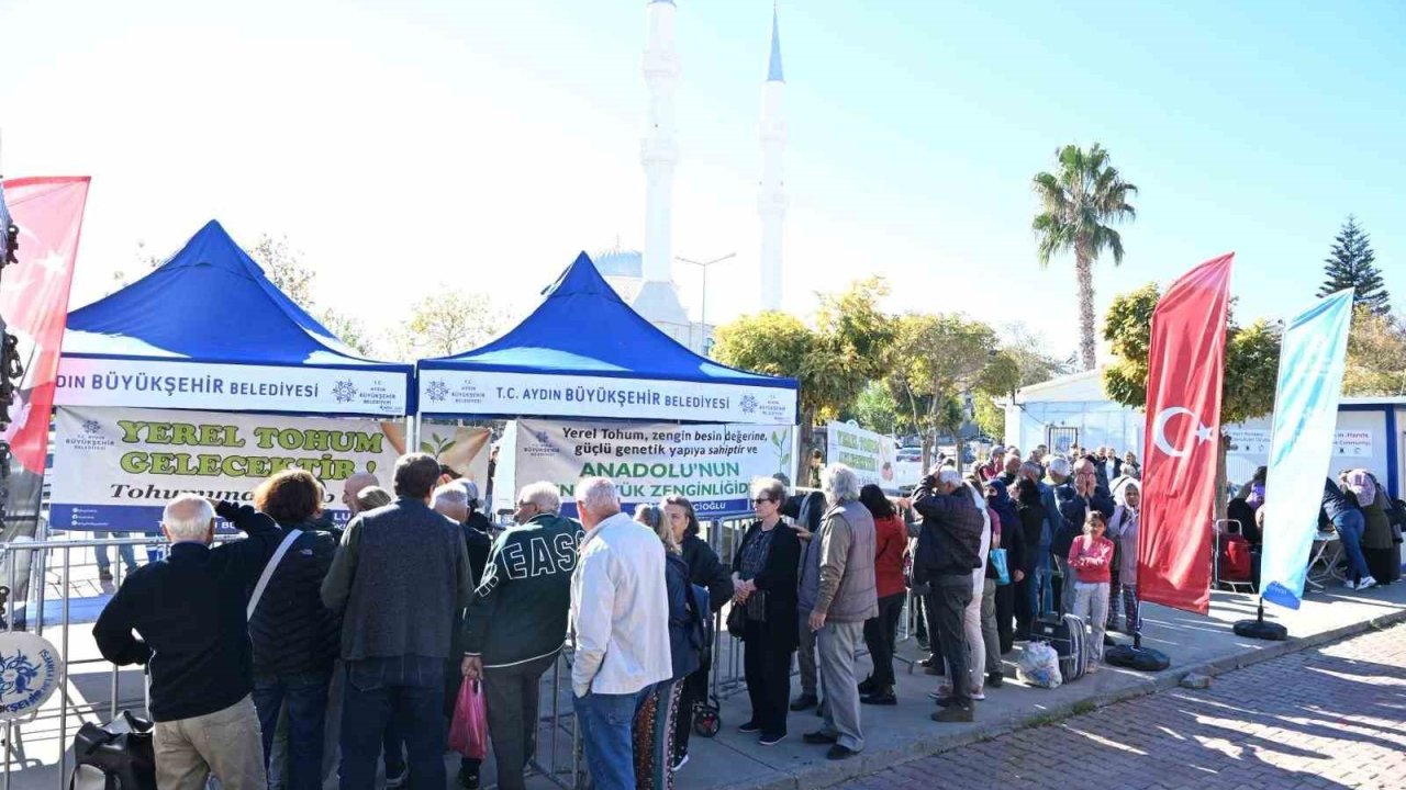 Büyükşehir’in ata tohumları Didim’de dağıtıldı