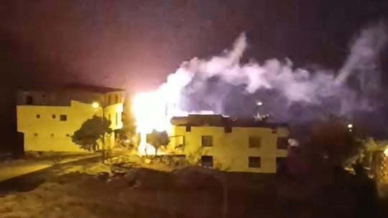 Diyarbakır’da trafo bomba gibi patladı