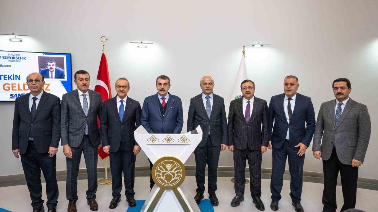 Millî Eğitim Bakanı Tekin, Malatya Büyükşehir Belediye Başkanı Er’i ziyaret etti