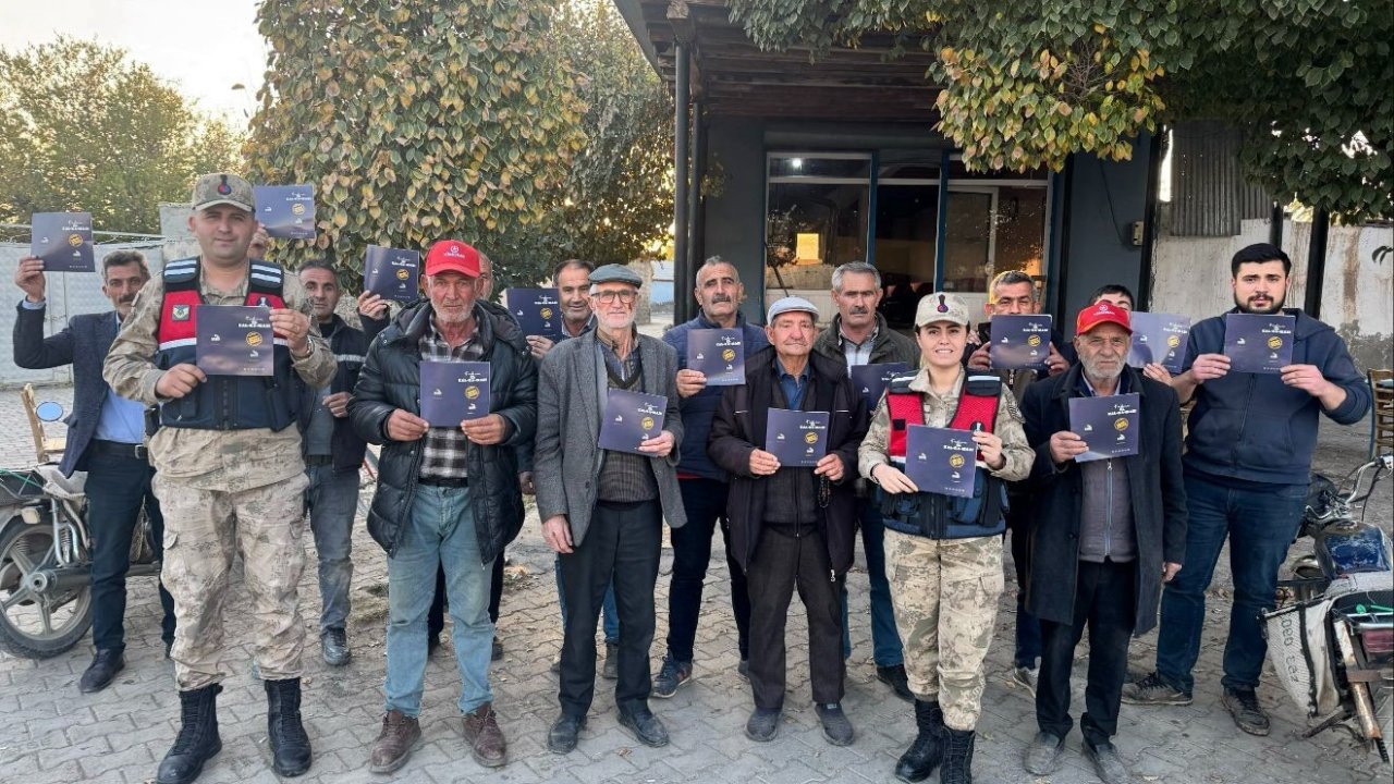 Iğdır’da "Kadına el kalkamaz" bilgilendirme faaliyeti gerçekleştirildi