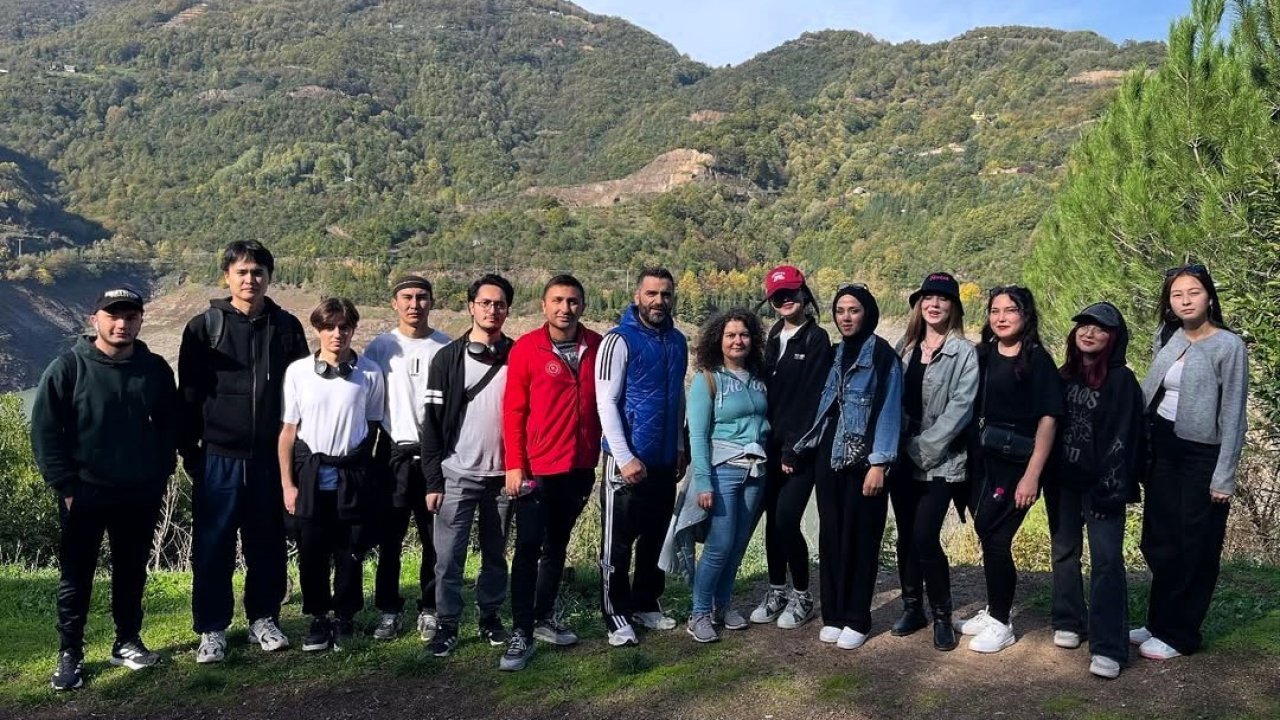 SUBÜ öğrencileri Yuvacık’ta doğa yürüyüşü yaptı