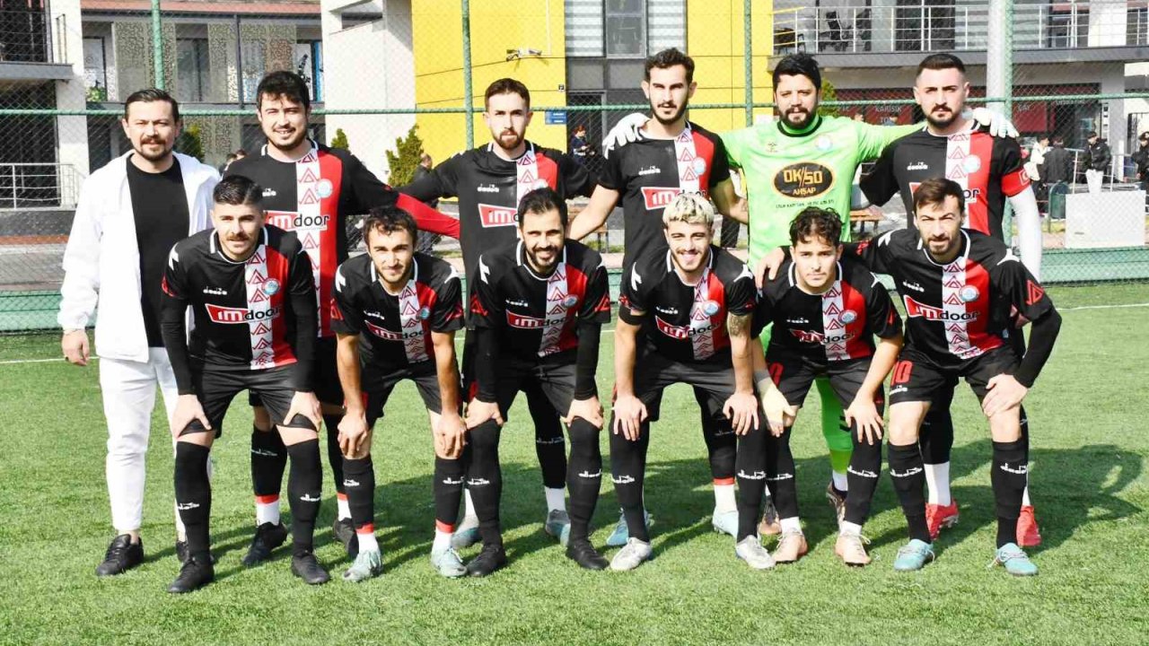 Döğerspor liderliğe yükseldi