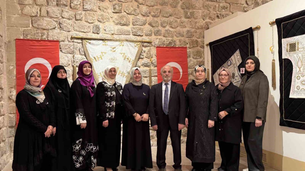 Mardin’de "Dualı Sultan Gömlekleri" sergisi açıldı