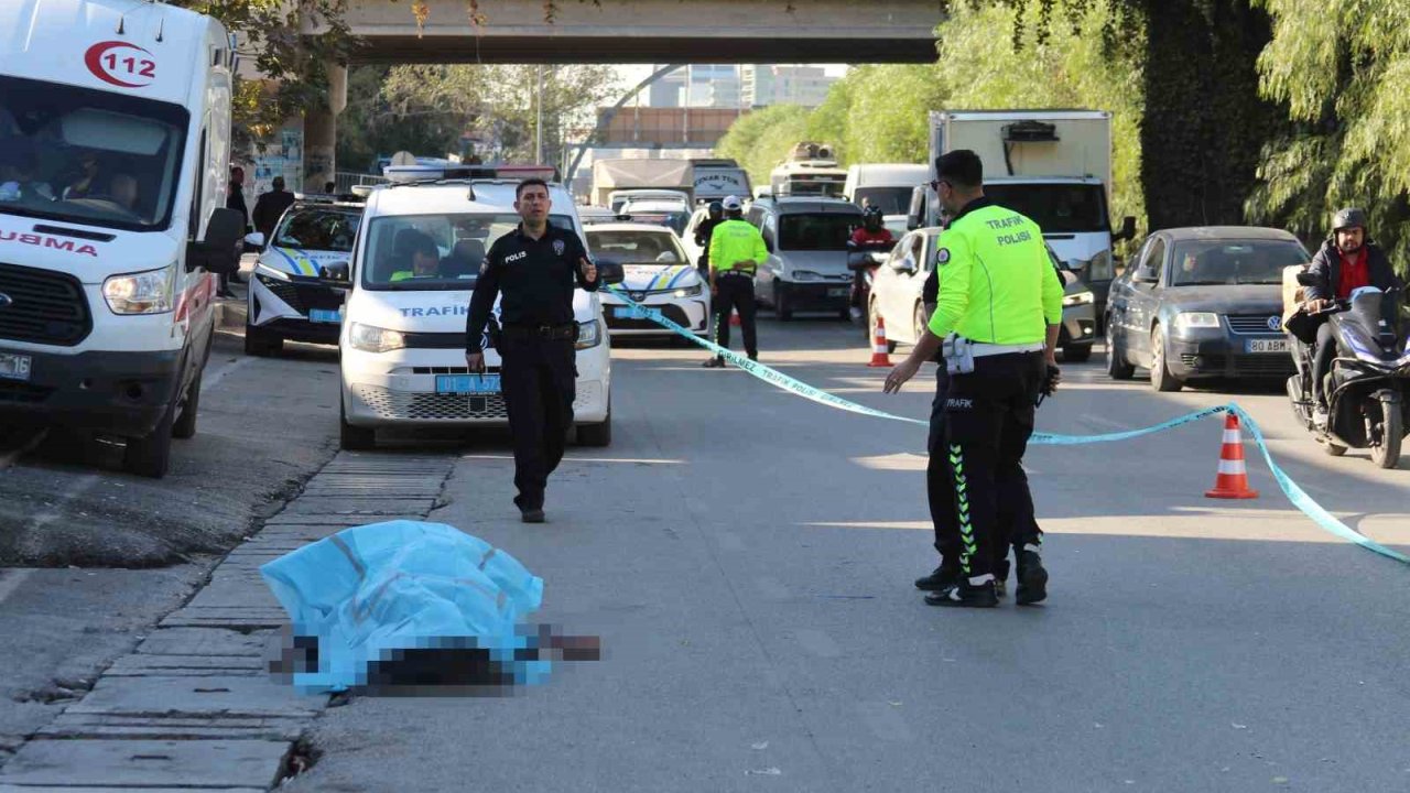 Adana’da otomobilin çarptığı yaşlı adam öldü