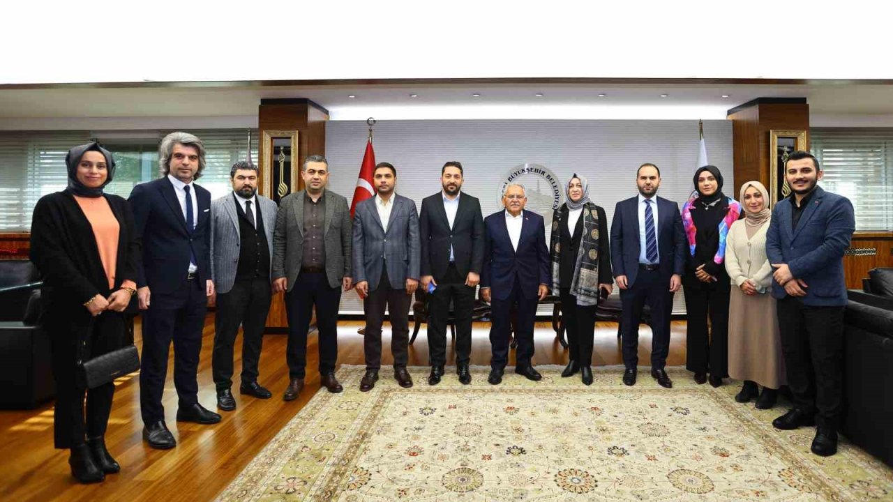 Büyükkılıç, Kayseri’nin ilk kadın ilçe başkanı Kahraman ve yönetimini ağırladı