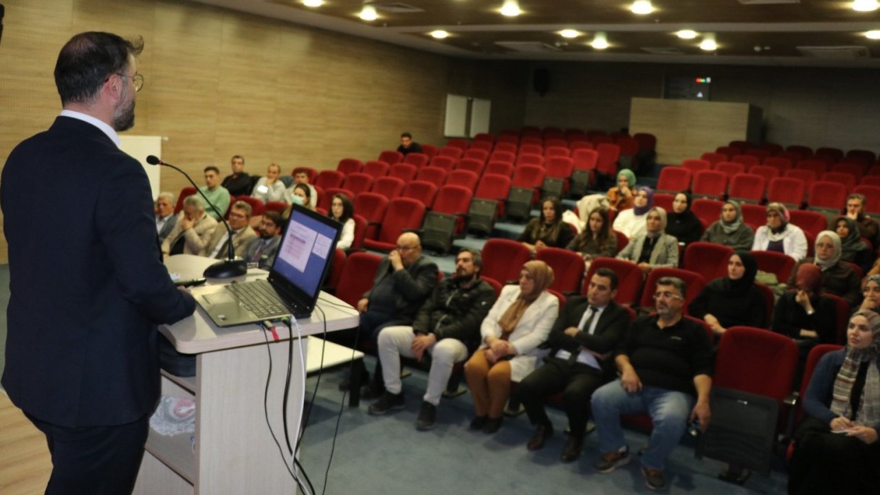 Bayburt’ta sağlık çalışanlarına ’Sağlık Tesisleri Değerlendirme Standartları Eğitimi’ verildi