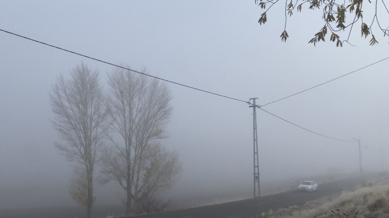 Patnos’ta yoğun sis yaşamı olumsuz etkiledi
