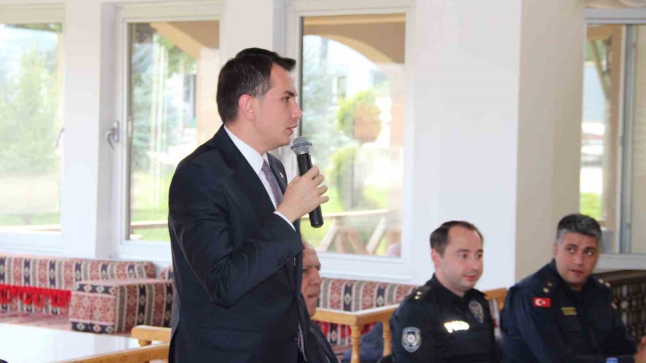 Hisarcık Kaymakamı Atam, muhtarların sorun ve taleplerini dinledi