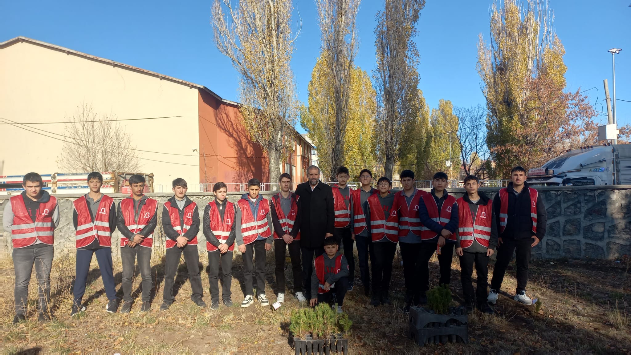 Kars'ta Kardeşlik Ruhu Fidanları Toprakla Buluştu