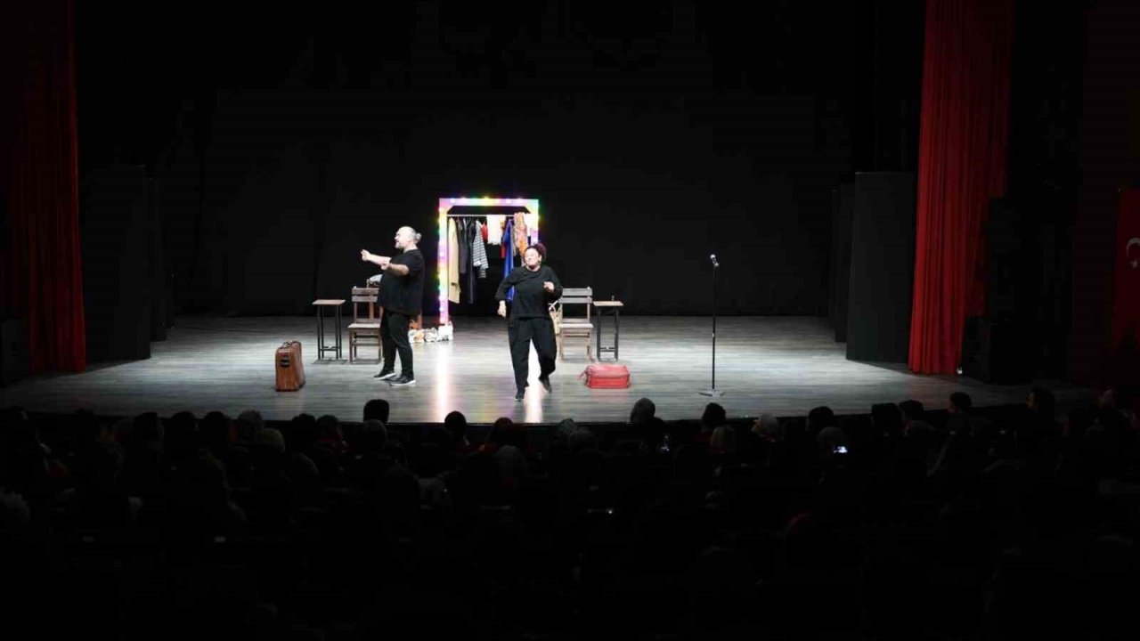 Aydın Büyükşehir Belediyesi Şehir Tiyatroları’nda yeni sezon başladı