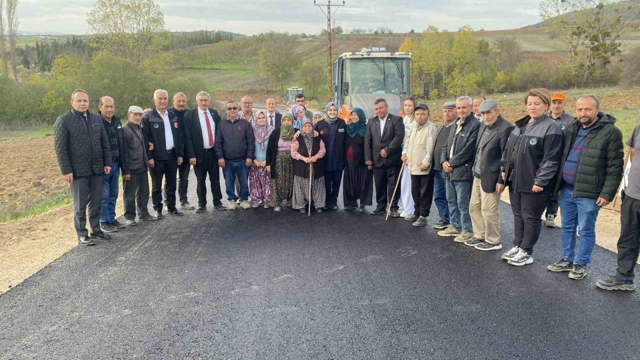 Kaymakam Kılıç köylerdeki asfalt çalışmasını inceledi