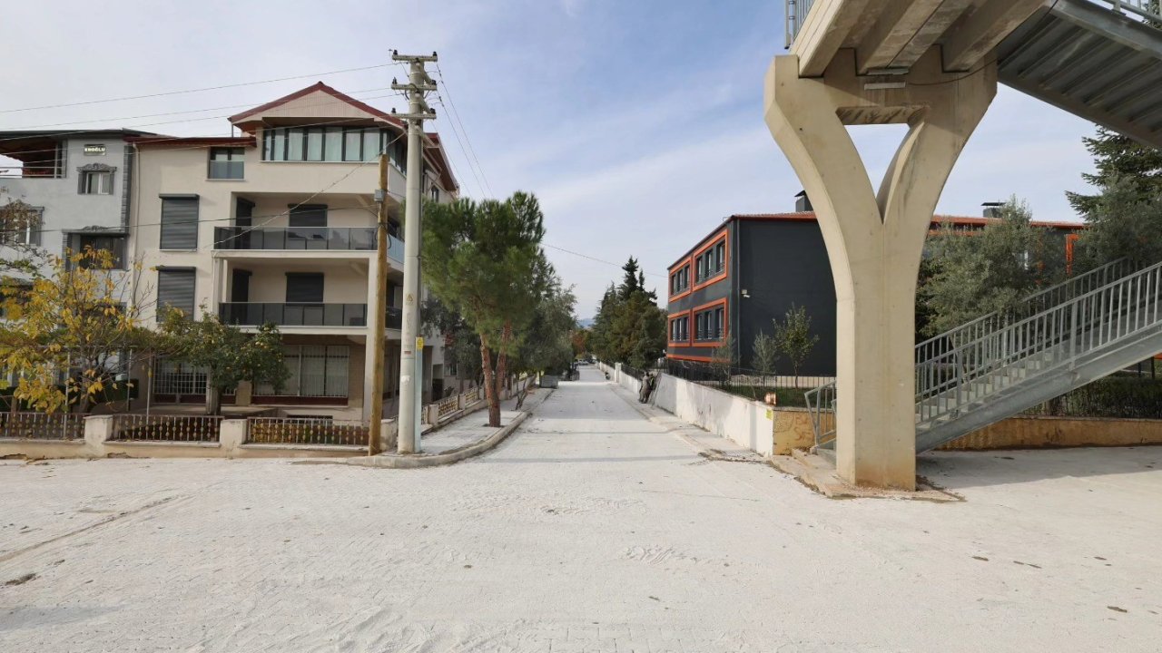 Tavas’ta alt ve üstyapı çalışmaları aralıksız sürüyor