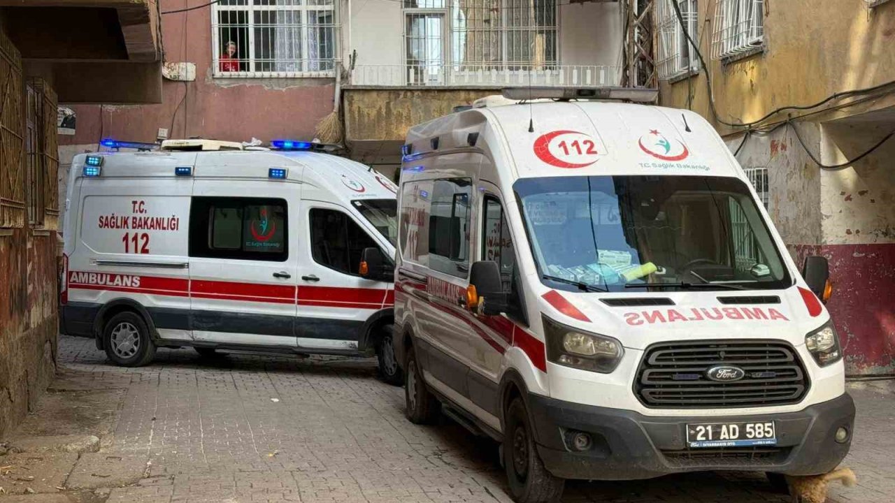 Diyarbakır’da apartmanda priz kaynaklı yangın: 7 kişi dumandan etkilendi