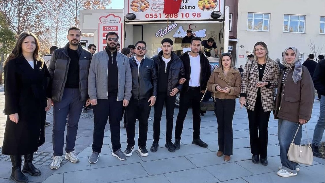 Van’da üniversite öğrencilerinden 20 şehit için anlamlı etkinlik