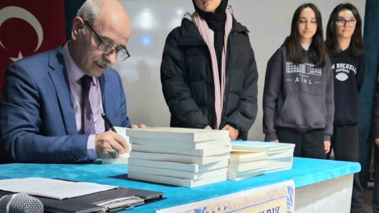 Balıkesirli öğretmen yazar Dilaver Ayyıldız’dan çocuklara şiir kitabı