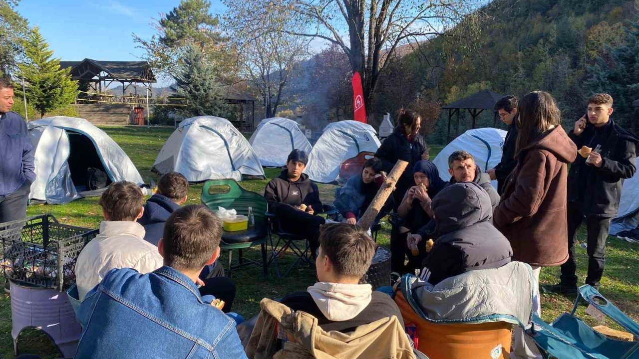 Gönüllü gençler Samandere’de bir araya geldi