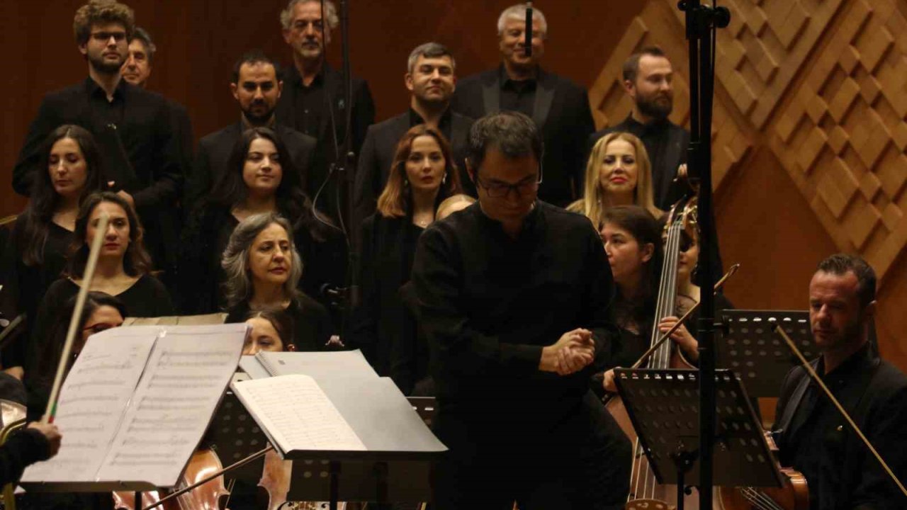 Devlet Çoksesli Korosu 90’ıncı yaşını kutlayan Arvo Part’in İstanbul’a özel bestelediği eseri sanatseverlerle buluşturdu