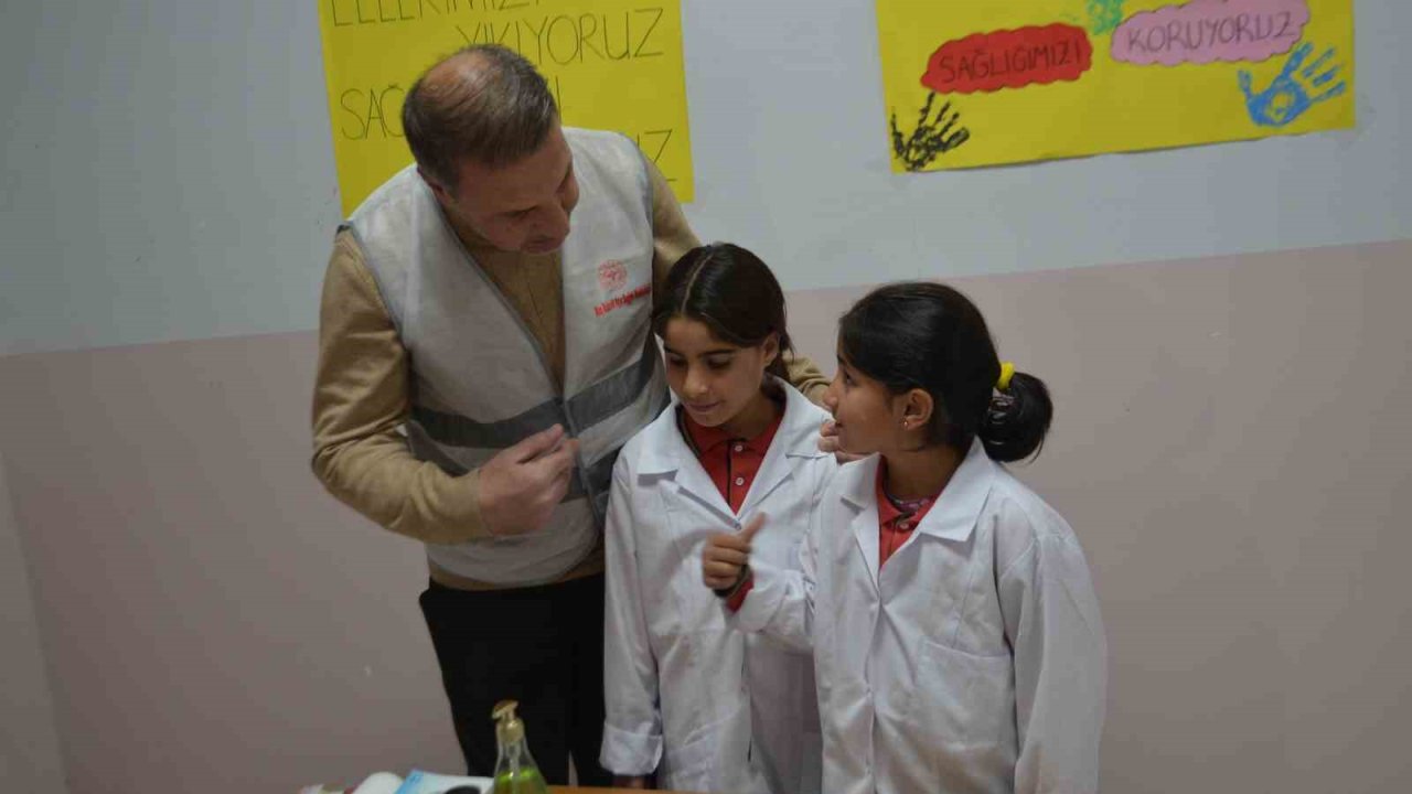 Bulanık’ta ‘Sağlıklı Çocuk, Sağlıklı Gelecek’ projesiyle öğrenciler bilgilendirildi