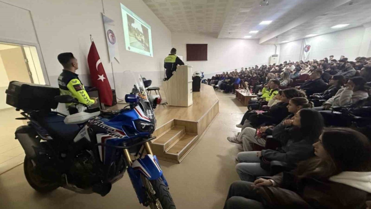 Çanakkale’de motorsiklet sürücülerine eğitim