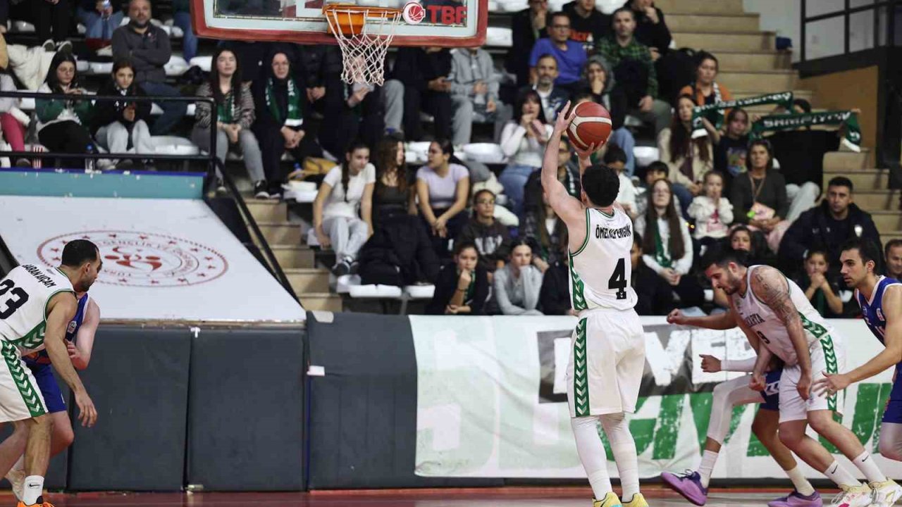 Sakarya Büyükşehir basket takımı namağlup unvanını korumak için parkeye çıkacak