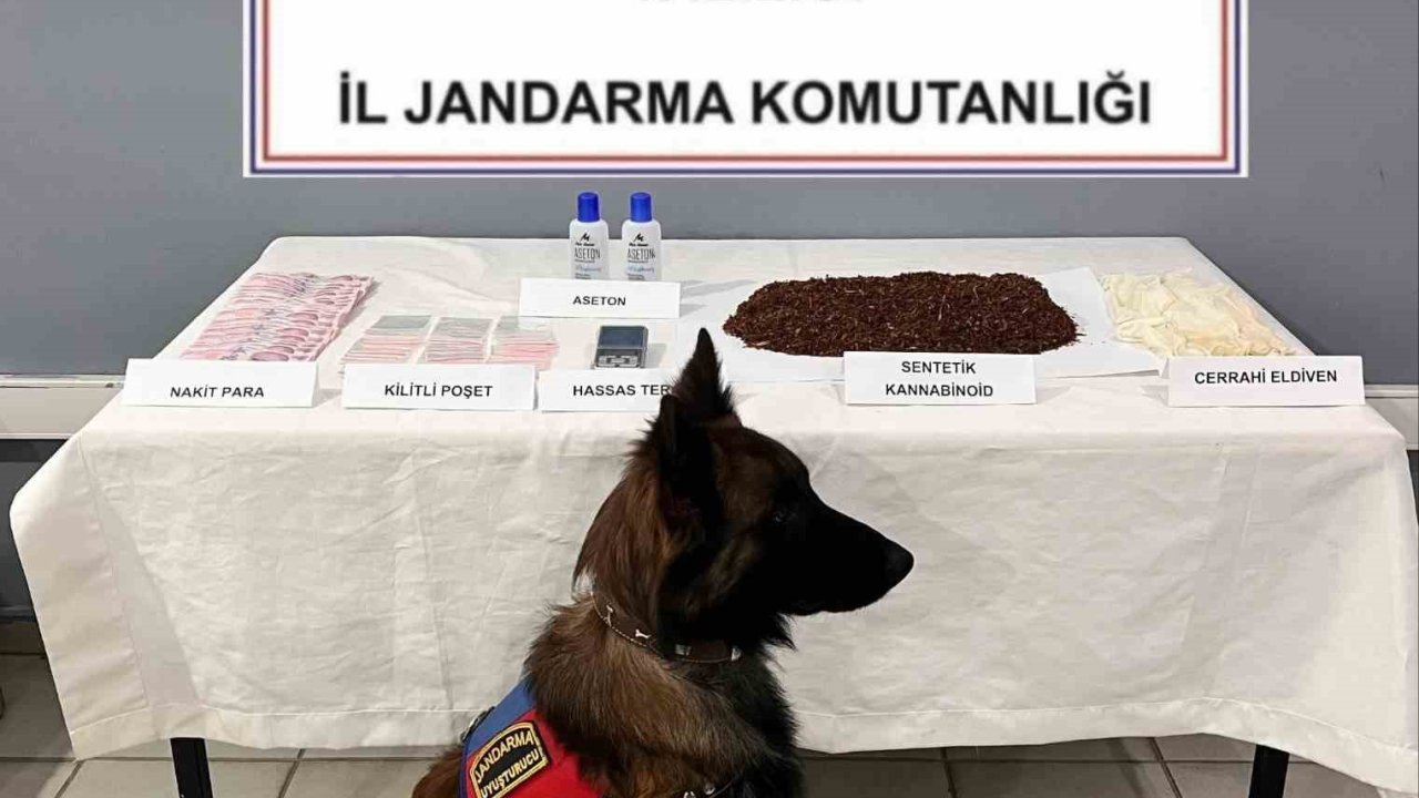 Aseton ve tütünle uyuşturucu yapan 2 kişi tutuklandı