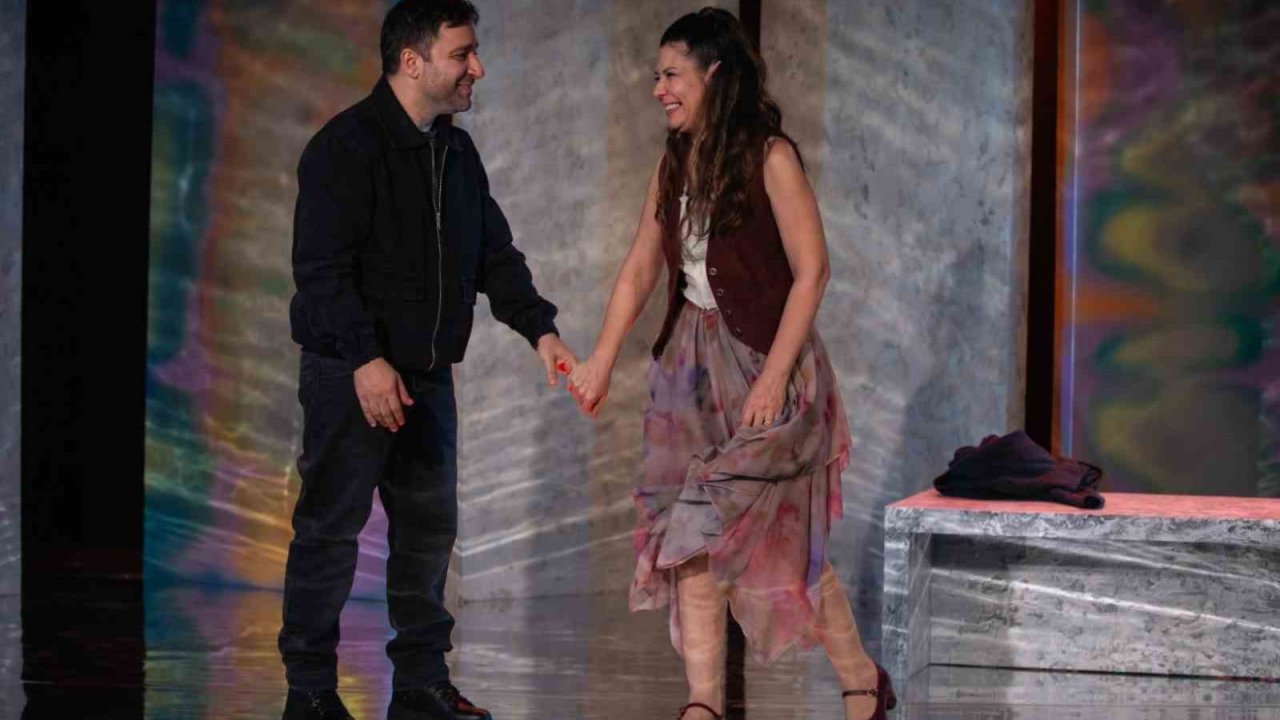 Şehir Tiyatroları, "Unutmak" oyunuyla göz doldurdu