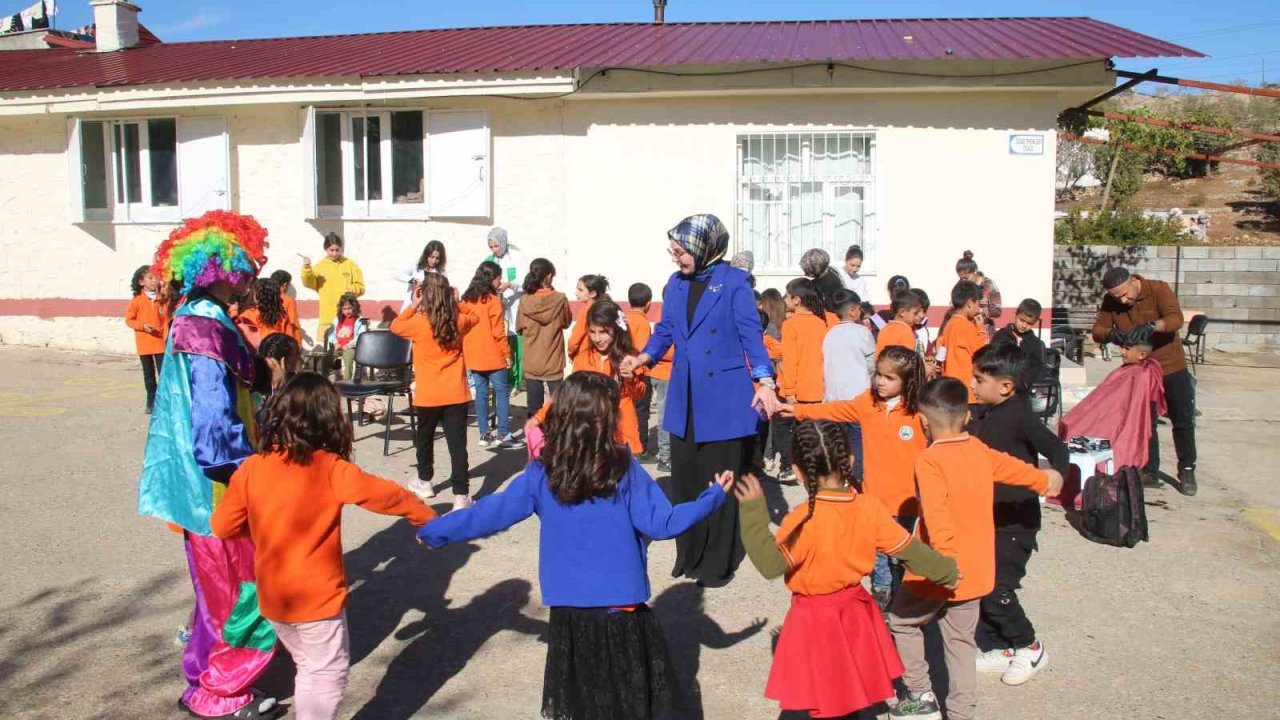 Silvan’da çocukların saç bakımları yapıldı