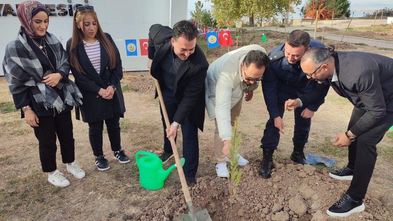 Beyşehir’de fidanlar toprakla buluştu