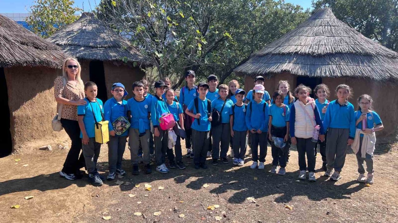 Öğrenciler, Arkeopark’ta arkeolojiyi tanıyor