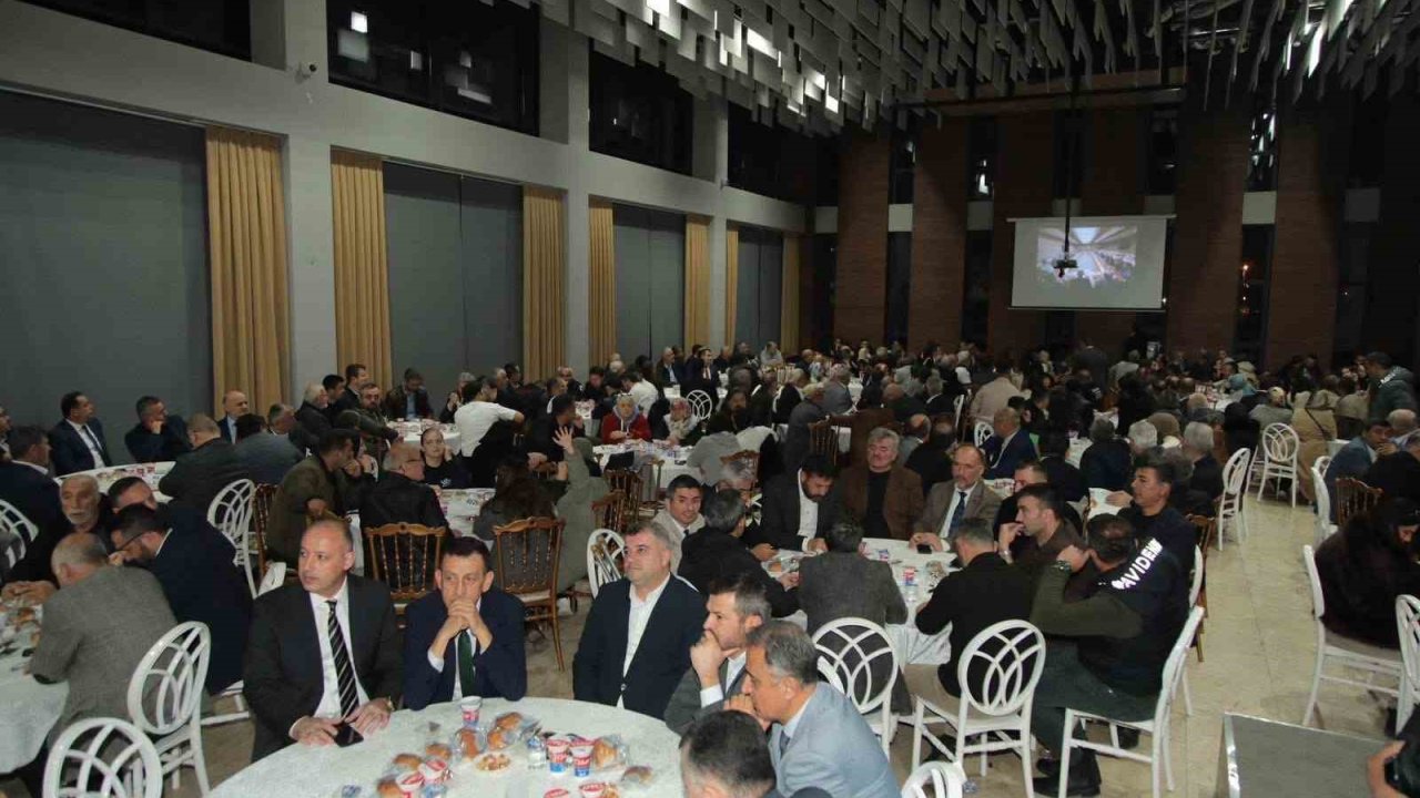 Yenicelilerden salona sığmayan birlik ve beraberlik