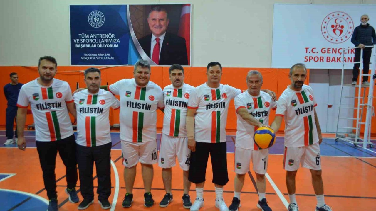 Öğretmenlerin nefes kesen voleybol turnuvası tamamlandı